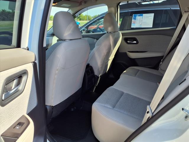 2023 Nissan Rogue SV - Photo 17