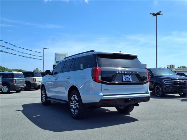 2025 Ford Expedition Active - Photo 2