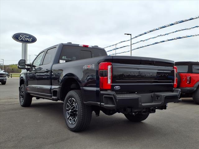 2025 Ford F-250 Super Duty F-250 Platinum - Photo 2