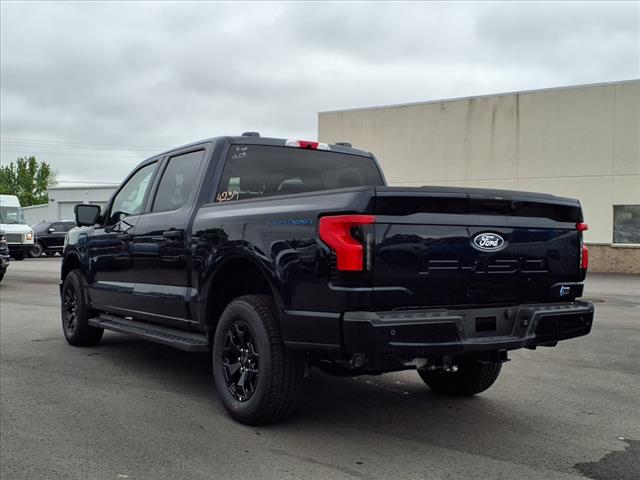 2025 Ford F-150 Lightning XLT - Photo 2