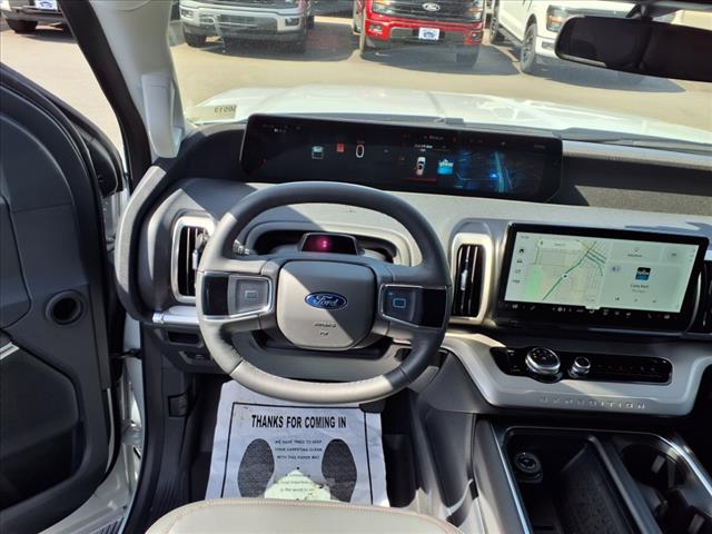 2025 Ford Expedition Active - Photo 3