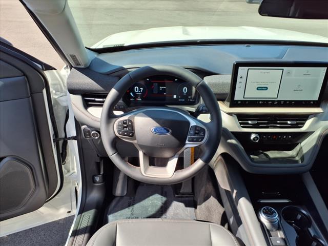 2025 Ford Explorer Active - Photo 3