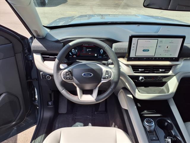 2025 Ford Explorer Active - Photo 3
