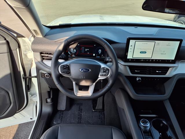 2025 Ford Explorer Active - Photo 3