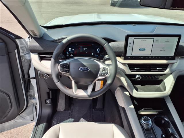2025 Ford Explorer Active - Photo 3