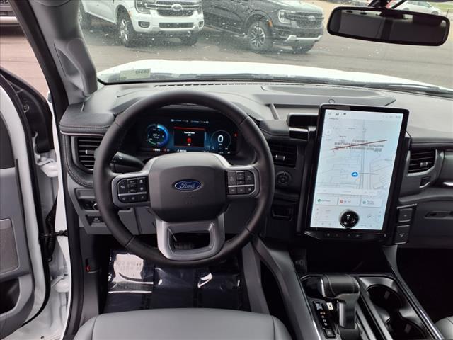2025 Ford F-150 Lightning Flash - Photo 3