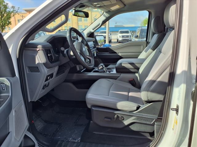 2025 Ford F-150 Lightning Flash - Photo 6