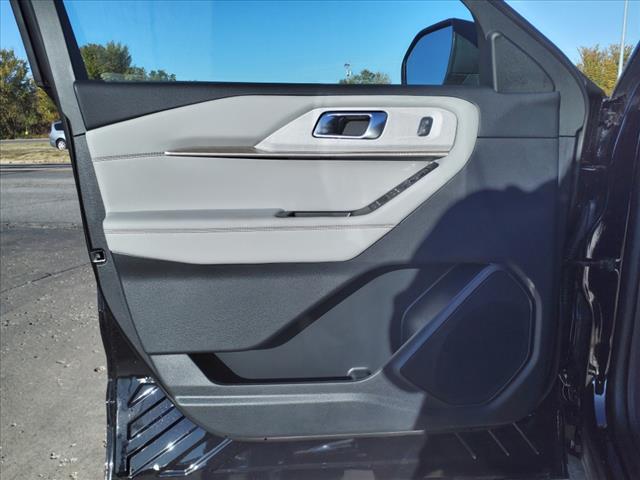 2025 Ford Explorer Active - Photo 7