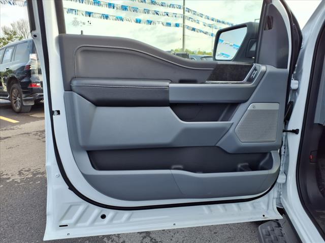 2025 Ford F-150 Lightning Flash - Photo 7