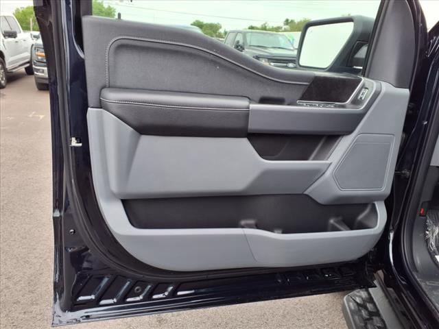 2025 Ford F-150 Lightning XLT - Photo 7