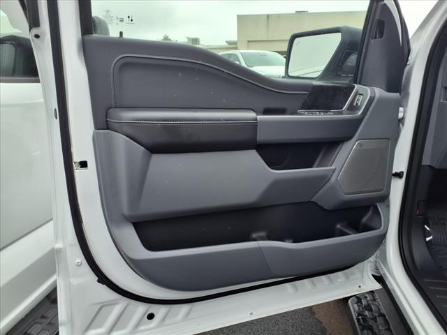 2025 Ford F-150 Lightning Flash - Photo 7