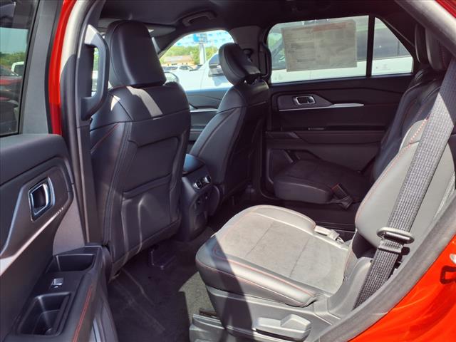 2025 Ford Explorer ST - Photo 8