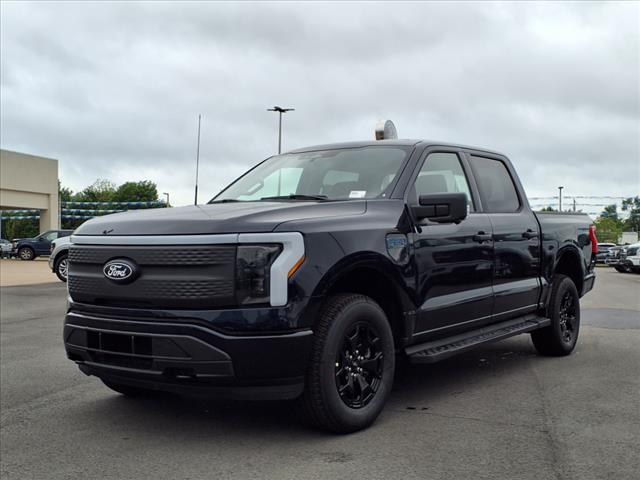 2025 Ford F-150 Lightning XLT - Photo 9