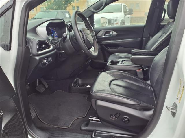 2022 Chrysler Pacifica Hybrid Touring L