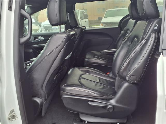 2022 Chrysler Pacifica Hybrid Touring L