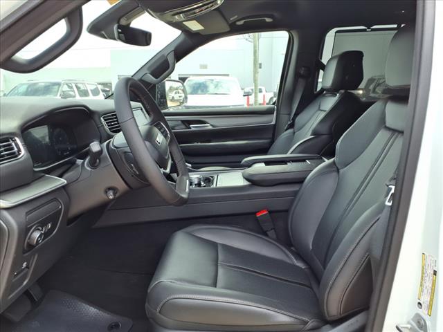 2025 Jeep Wagoneer Base