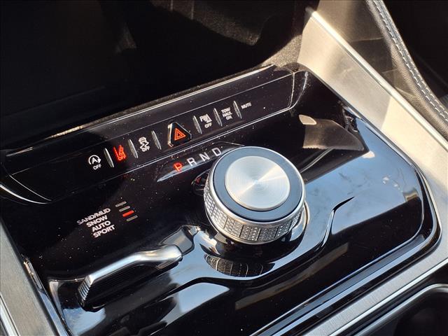 2025 Jeep Wagoneer Base