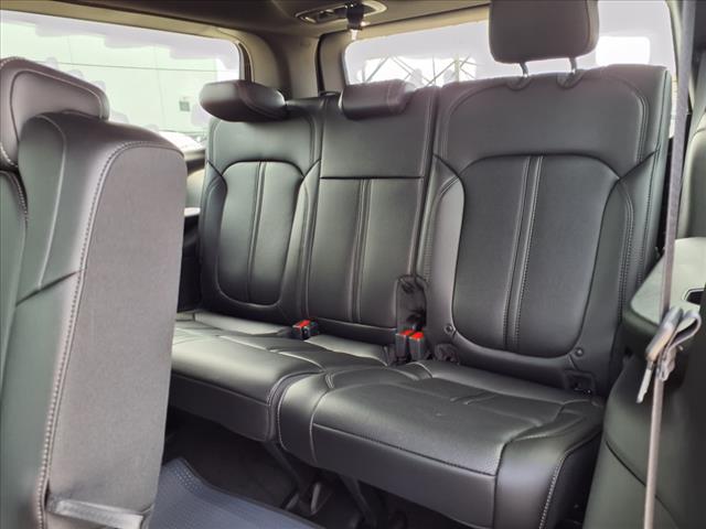 2025 Jeep Wagoneer Base