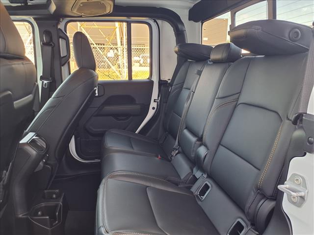 2025 Jeep Gladiator High Tide