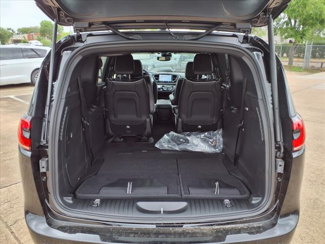 2025 Chrysler Pacifica Plug-In Hybrid Premium S Appearance