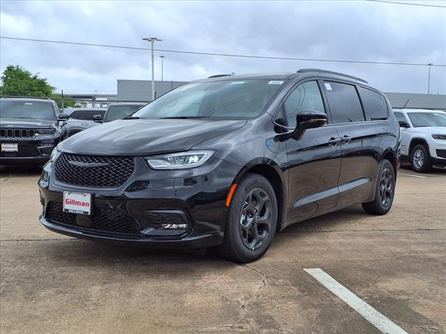 2025 Chrysler Pacifica Plug-In Hybrid Premium S Appearance