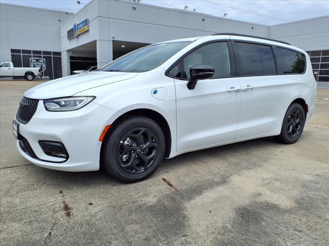 2025 Chrysler Pacifica Plug-In Hybrid Premium S Appearance