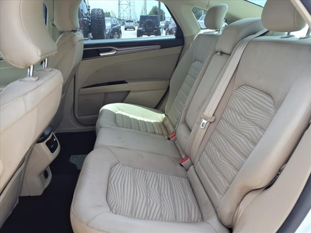 2016 Ford Fusion SE