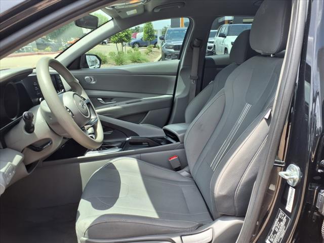 2022 Hyundai ELANTRA SEL