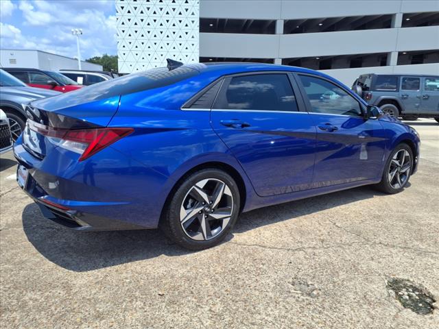 2022 Hyundai ELANTRA SEL