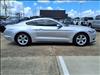 2017 Ford Mustang V6 - thumbnail 28