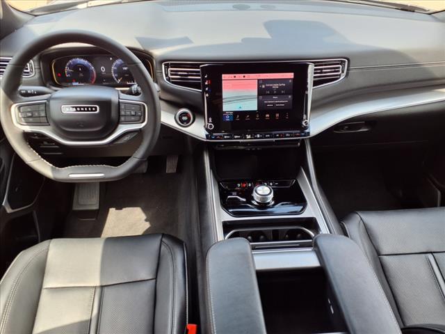 2025 Jeep Wagoneer Base