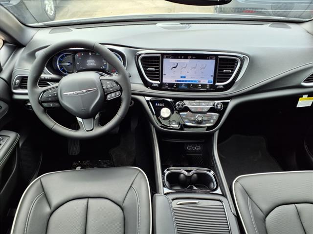 2025 Chrysler Pacifica Plug-In Hybrid Premium S Appearance