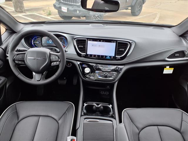 2025 Chrysler Pacifica Plug-In Hybrid Premium S Appearance
