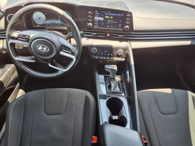 2022 Hyundai ELANTRA SEL