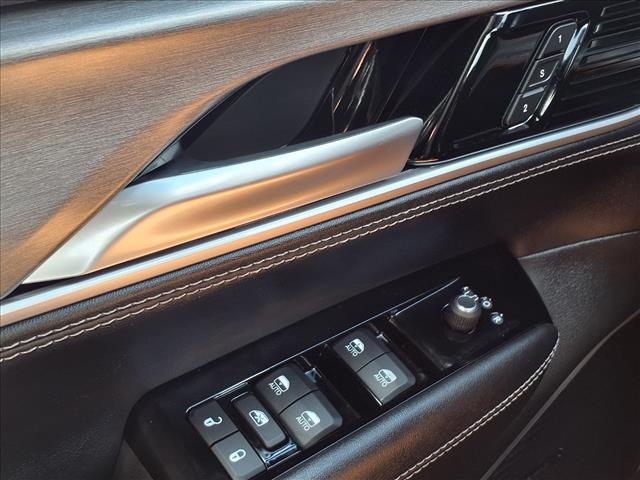 2025 Jeep Wagoneer Base