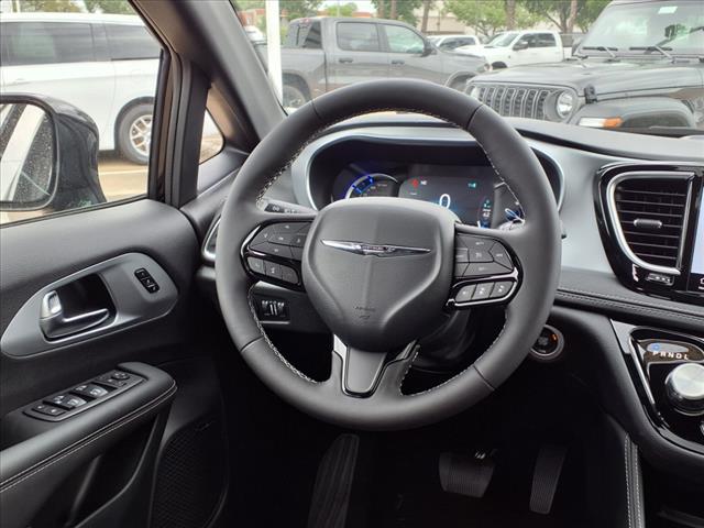 2025 Chrysler Pacifica Plug-In Hybrid Premium S Appearance