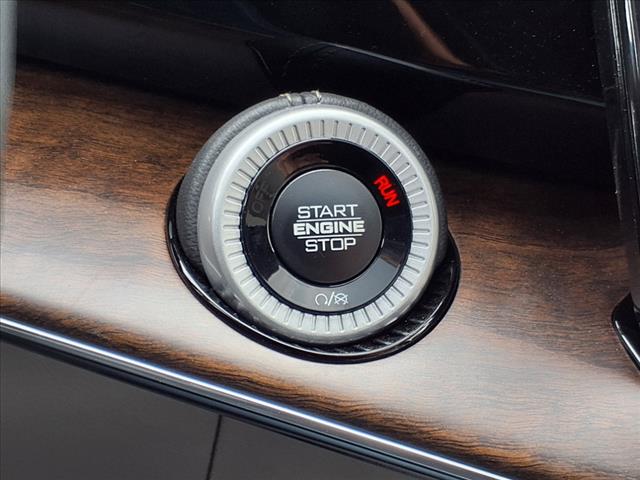2025 Jeep Grand Wagoneer Base