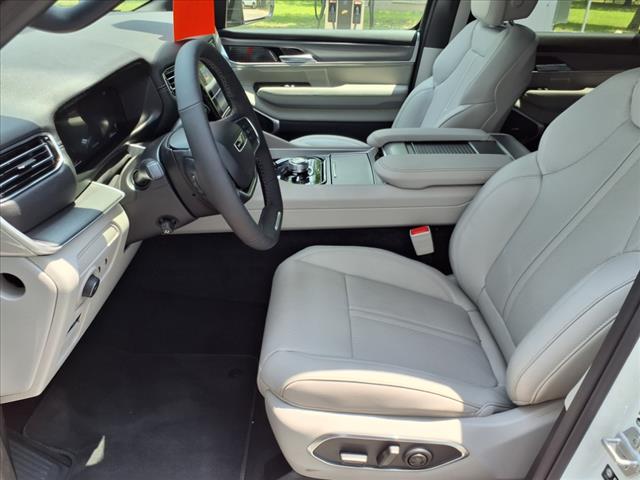 2025 Jeep Wagoneer Base