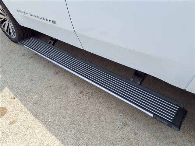 2025 Jeep Grand Wagoneer Base