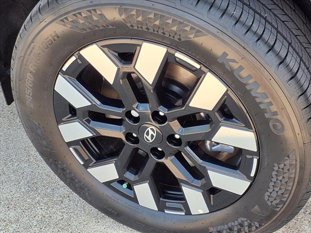 2025 Hyundai SANTA CRUZ SEL Activity