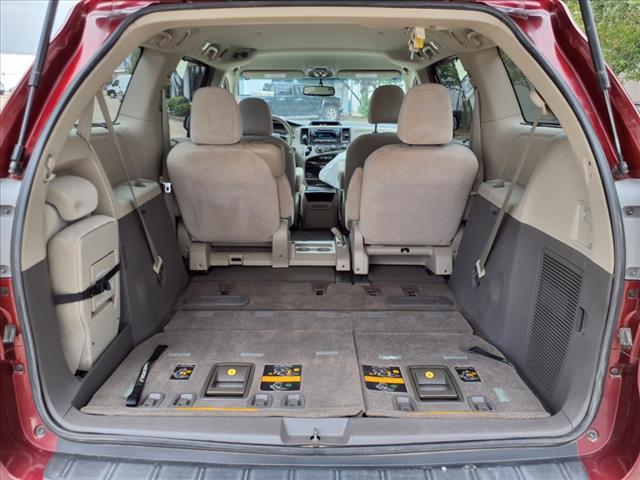 2012 Toyota Sienna LE 7-Passenger Auto Access Seat