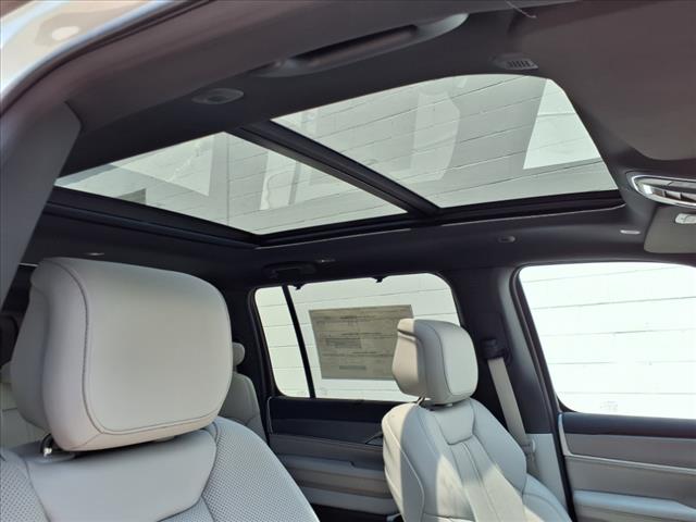 2025 Jeep Wagoneer Super