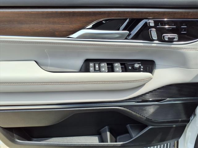2025 Jeep Grand Wagoneer Base