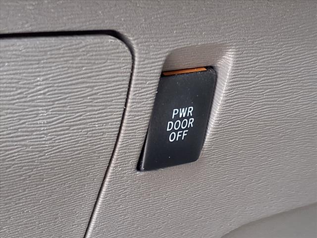 2012 Toyota Sienna LE 7-Passenger Auto Access Seat