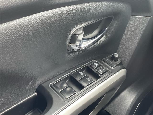 2023 Nissan Titan SV