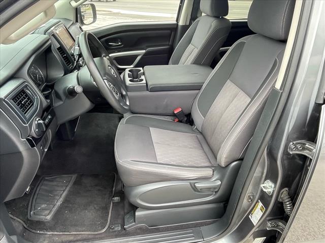 2023 Nissan Titan SV