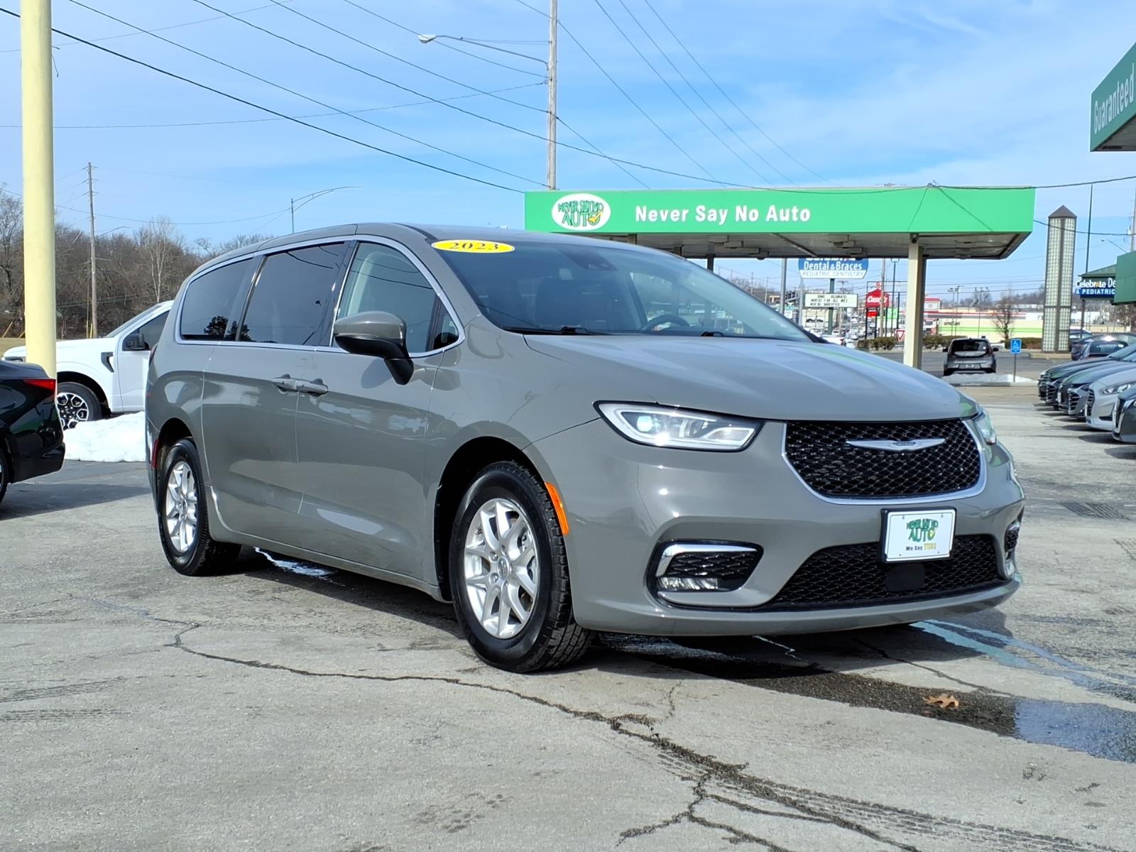 2023 Chrysler Pacifica Touring L