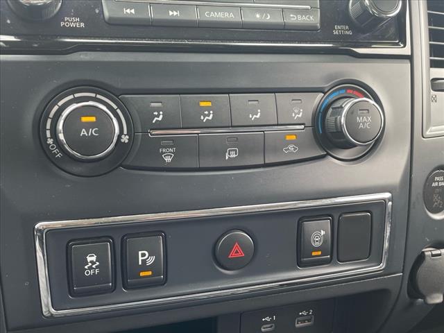 2023 Nissan Titan SV