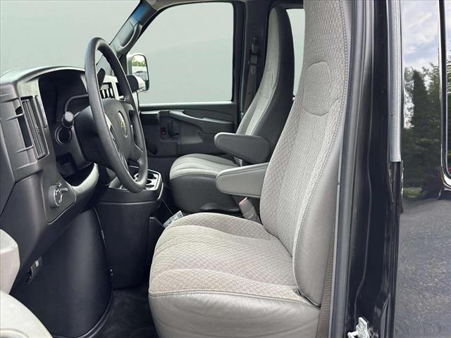 2013 Chevrolet Express LS 2500 - Photo 10