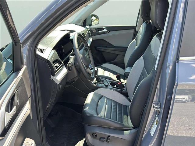 2023 Volkswagen Taos SEL 4Motion - Photo 11